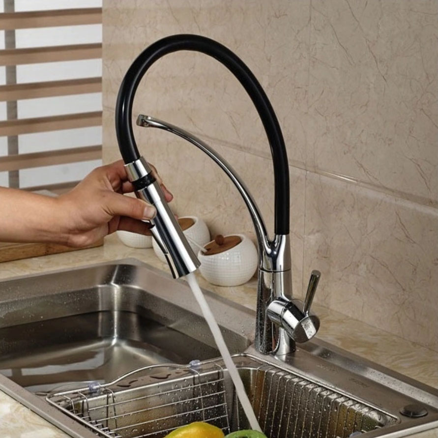 Baterie dřezová s flexibilním silikonovým ramínkem a sprškou chrom/černá
